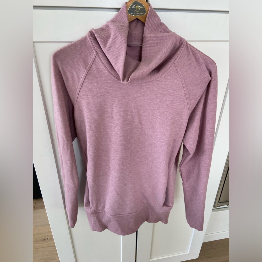 Lululemon size 6 women’s pullover